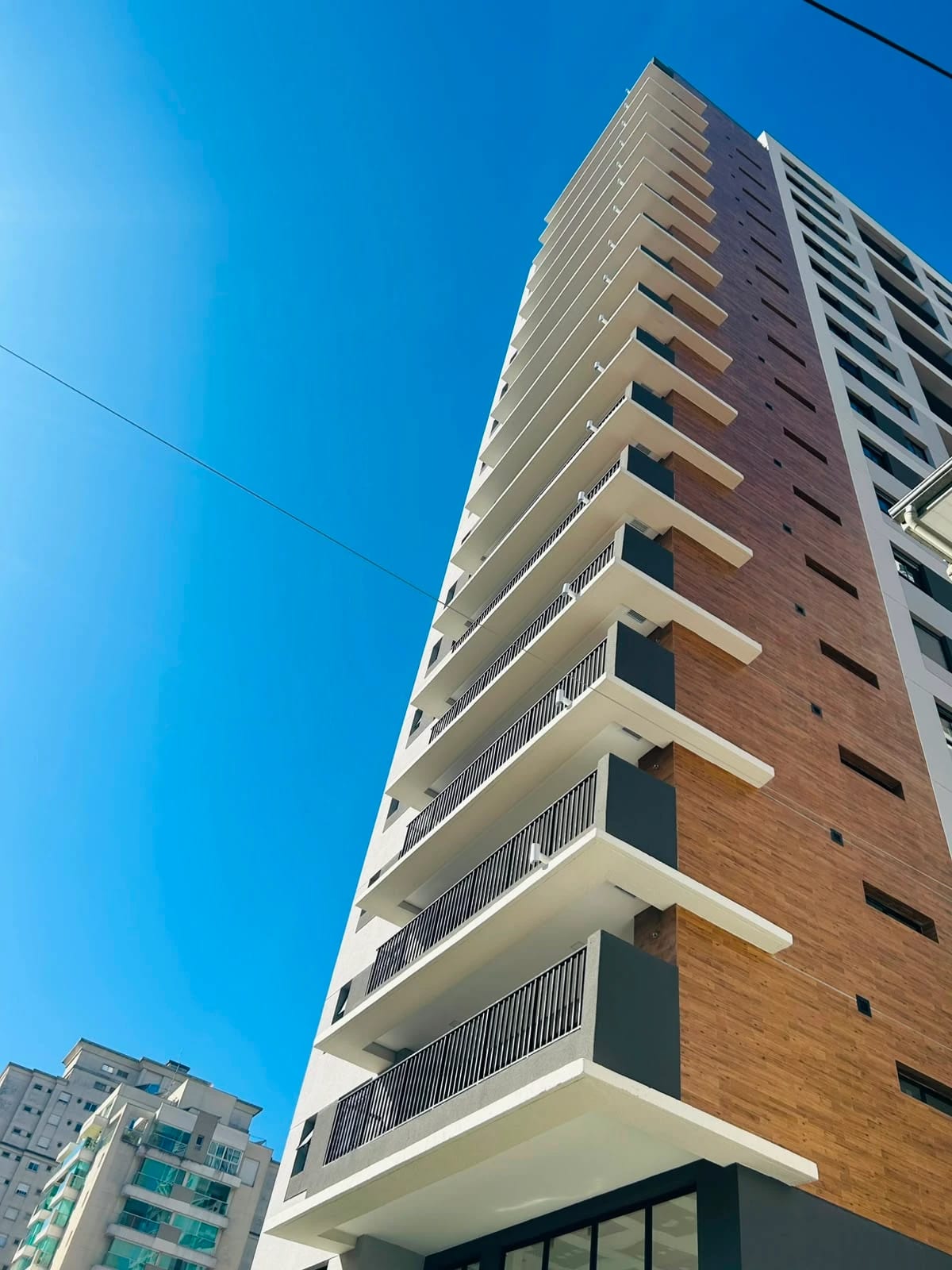 Paraíso Ao lado do Metrô - Apartamento 89m² com 02 Suítes, 02 vagas e depósito