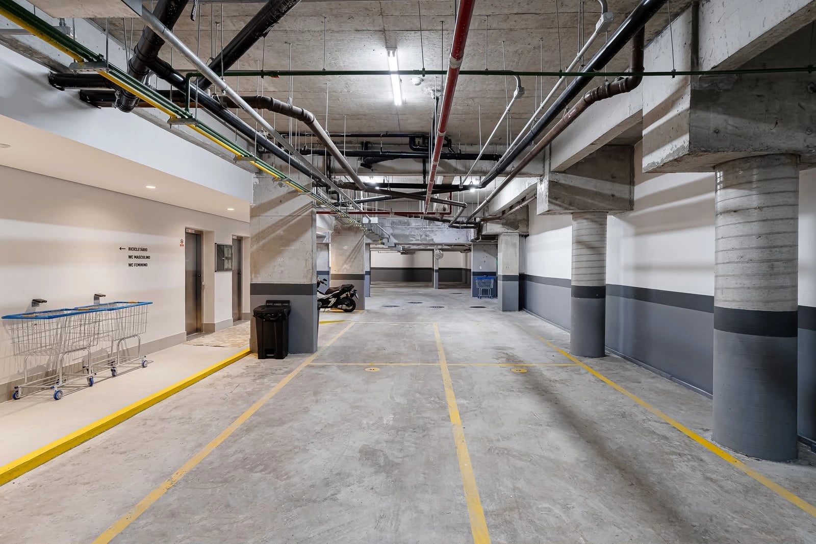 Moema - Apartamento de 32m² (R2V) - Ao lado da Estação